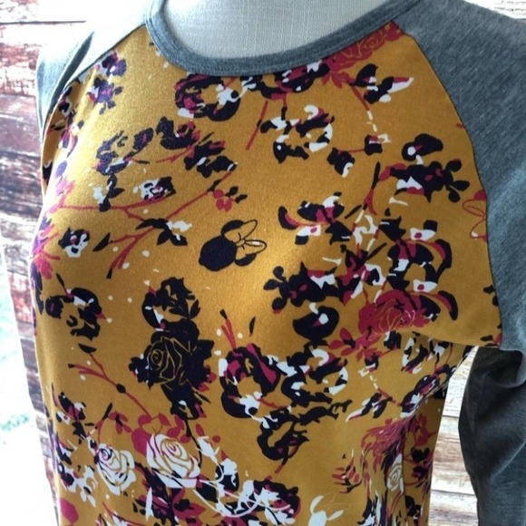 3/$20 LuLaRoe Randy Tee Minnie Mouse - Picture 2 of 4